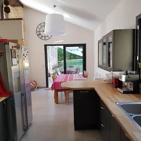 Charman Maison 4 Personnes Piscine Privee 펜션 *